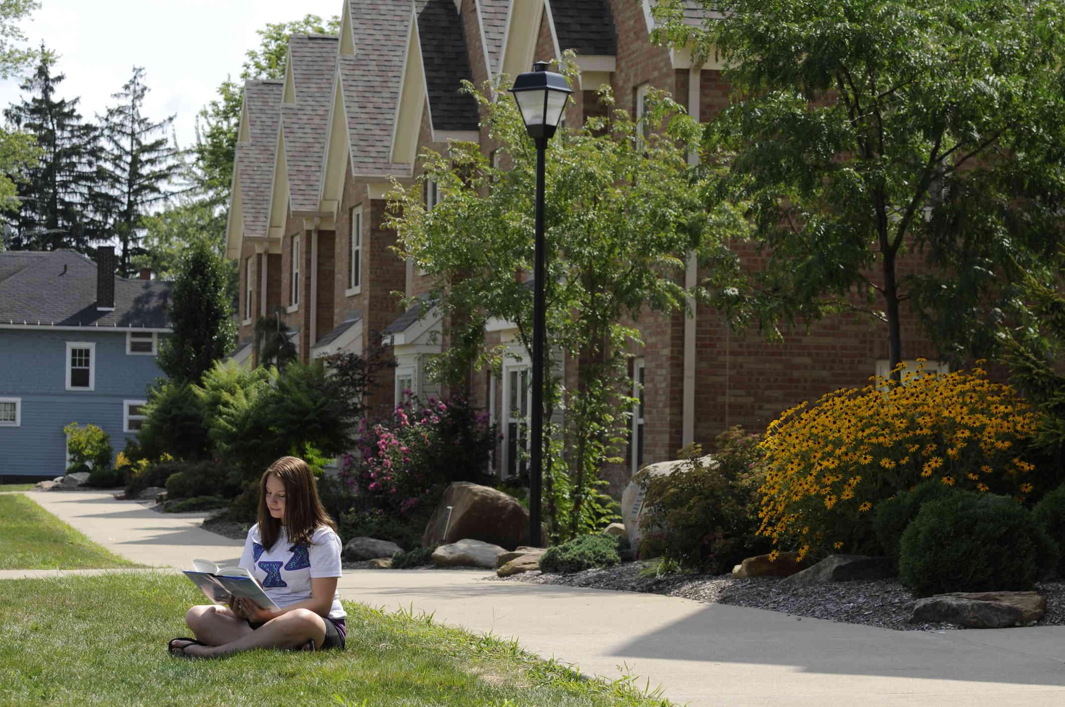 Student studying on campus 